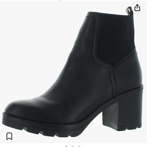 Naturalizer black bootie size 9!